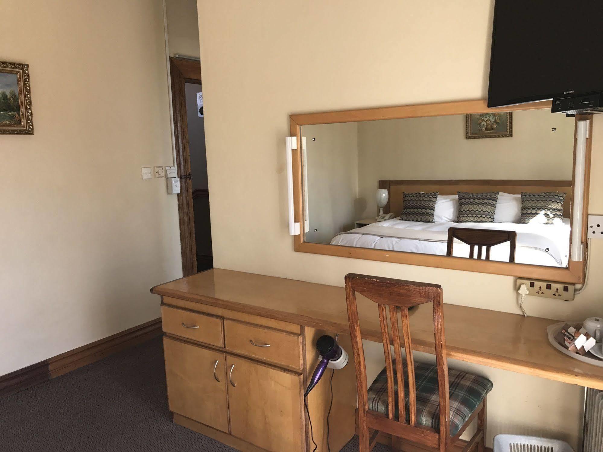 The Elegant Lodge Menlo Park Претория Экстерьер фото